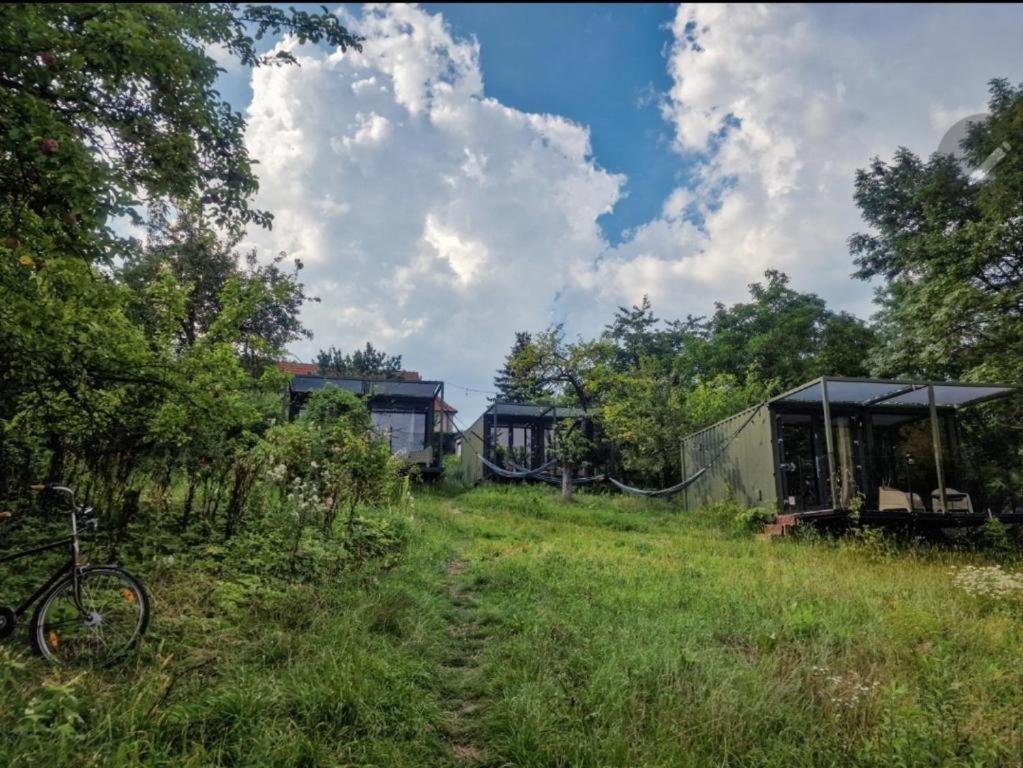 Riverfront Cabins In The Garden Poznan Exterior photo